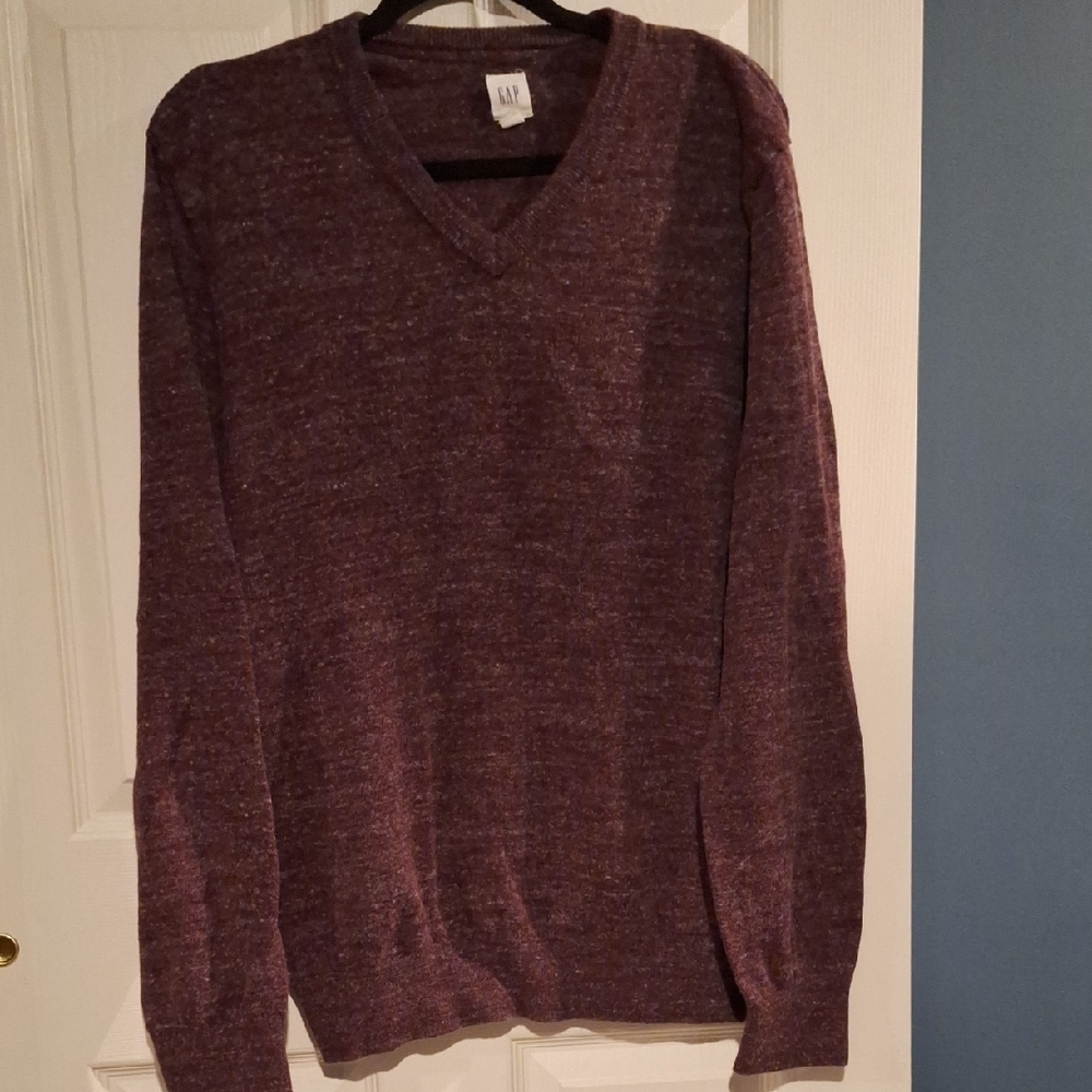 GAP V-Neck Sweater in Maroon/Purple XL
